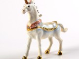 Unicorn Trinket Box
4" Tall
Hand-painted w/thick enamel
Decorated with clear Austrian crystals
Magnetic clasp closure
Comes in an elegant presentation box with bow.
Available:  Contact Us
Limited Quantity!